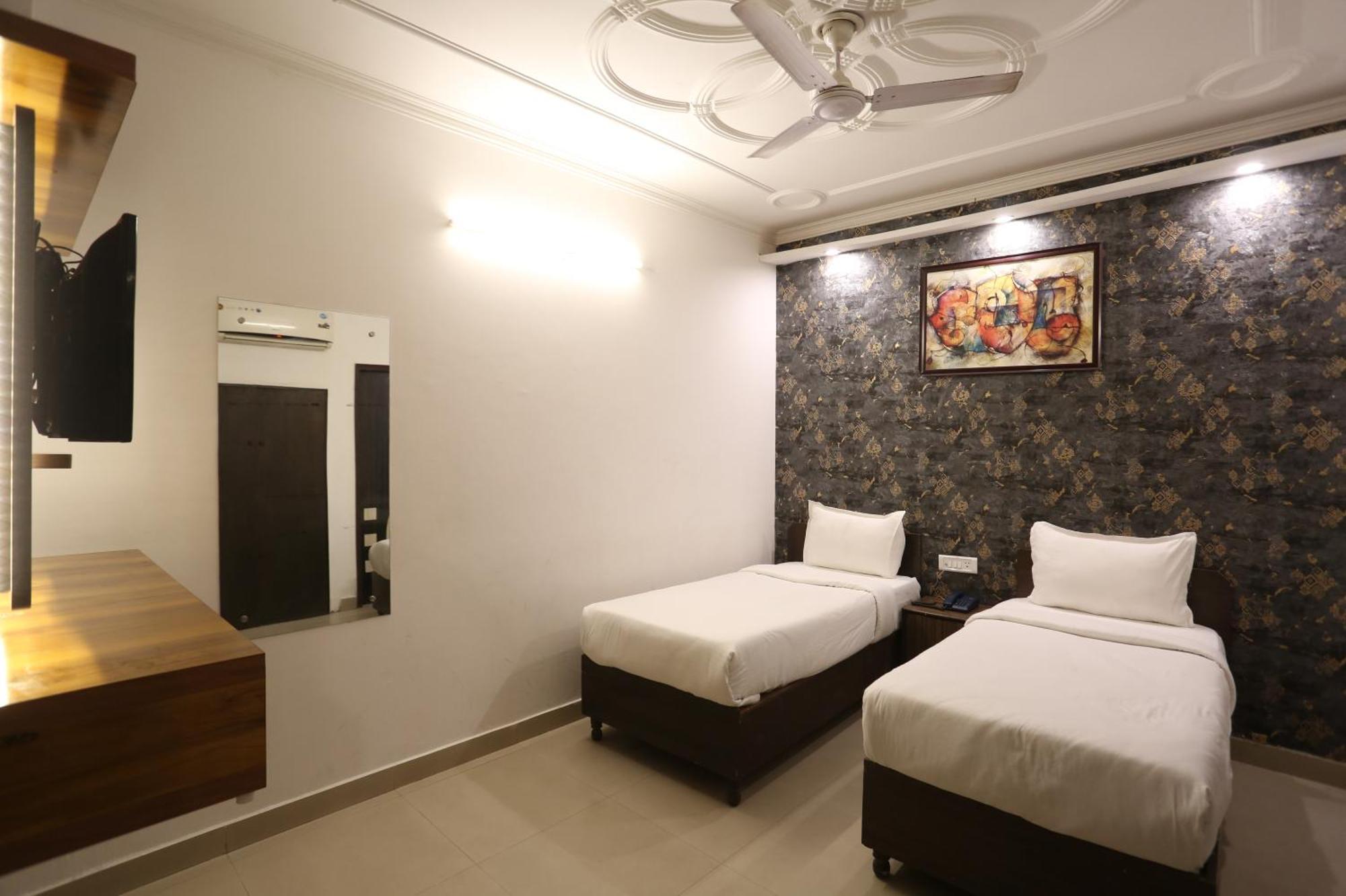 Backpackers - Ink Hotels Delhi Airport By Ss Group ニューデリー エクステリア 写真
